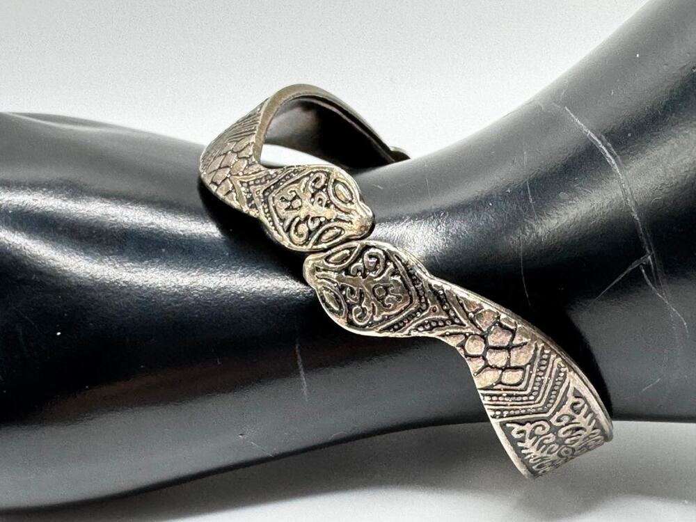 Vintage Embossed Double Snake Clamper Bracelet Hinged